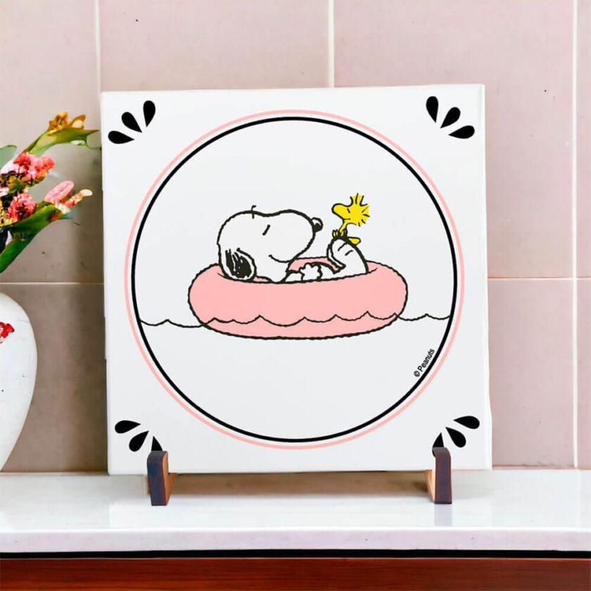 Azulejo Decorativo Para Banheiro Snoopy Deitado Em Uma Boia Itslejo