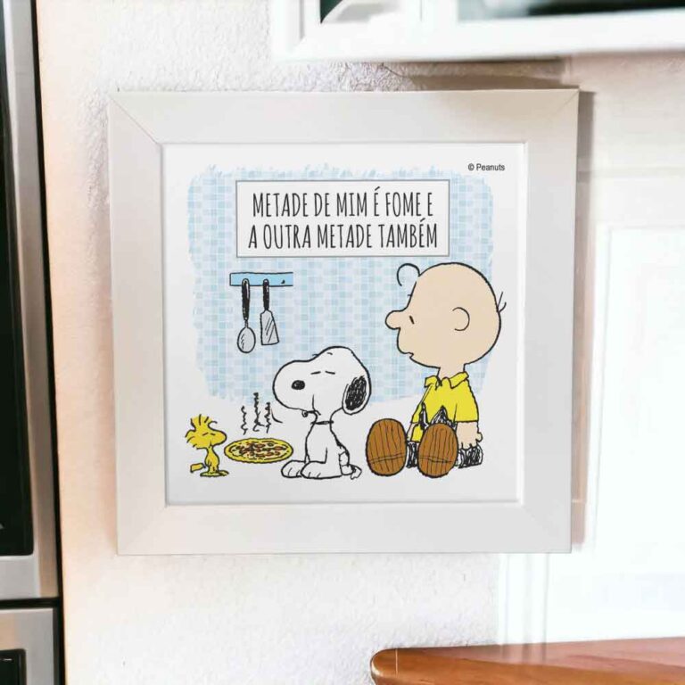 Azulejo decorativo para cozinha com desenho do Snoopy, Woodstock e Charlie Brown.