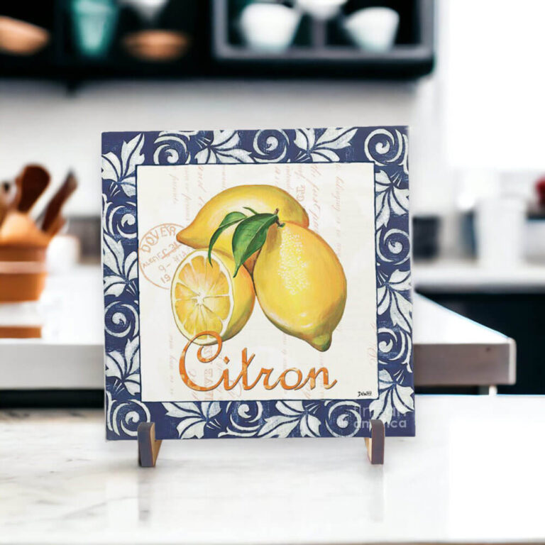 Azulejo decorativo para cozinha com frase "Citron" com desenho de um limão em um fundo azulejo português