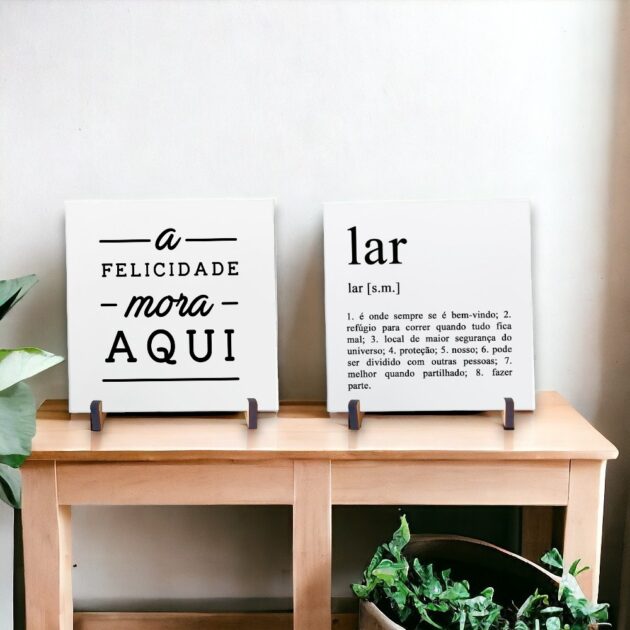 Conjunto de azulejos decorativos com A felicidade mora aqui + Definição de lar