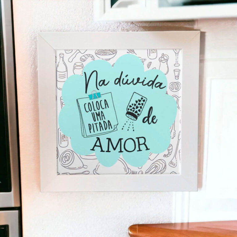 Azulejo decorativo para cozinha com frase Na dúvida coloca uma pitada de amor