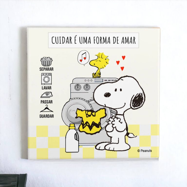 Azulejo decorativo para lavanderia do Snoopy com a frase "Cuidar é uma forma de amar"