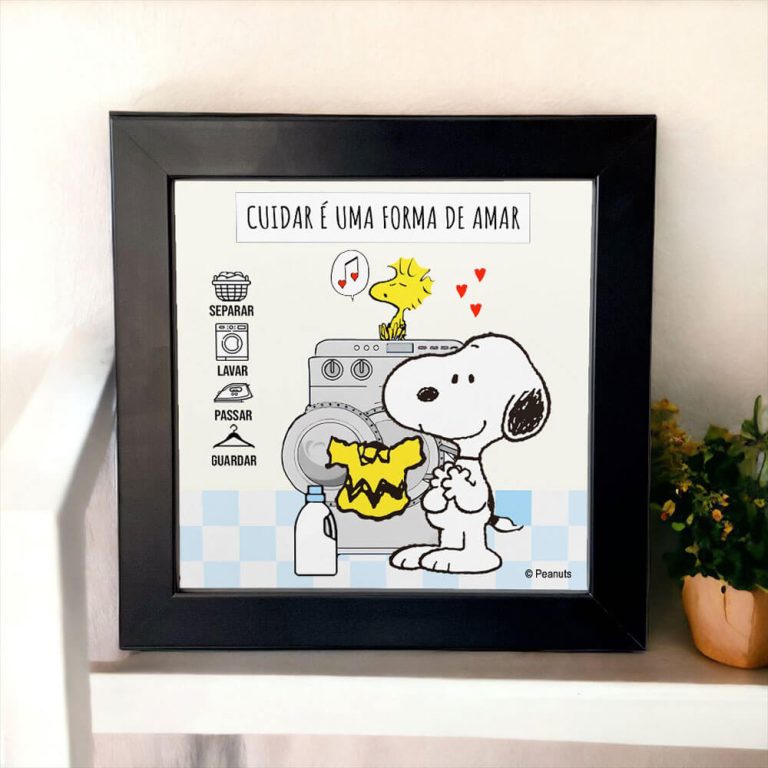 Azulejo decorativo para lavanderia do Snoopy com a frase "Cuidar é uma forma de amar"