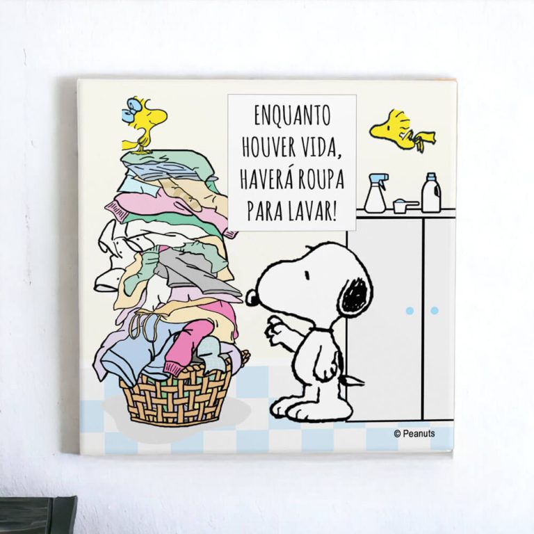 Azulejo decorativo para lavanderia do Snoopy com a frase "Enquanto houver vida haverá roupa para lavar"