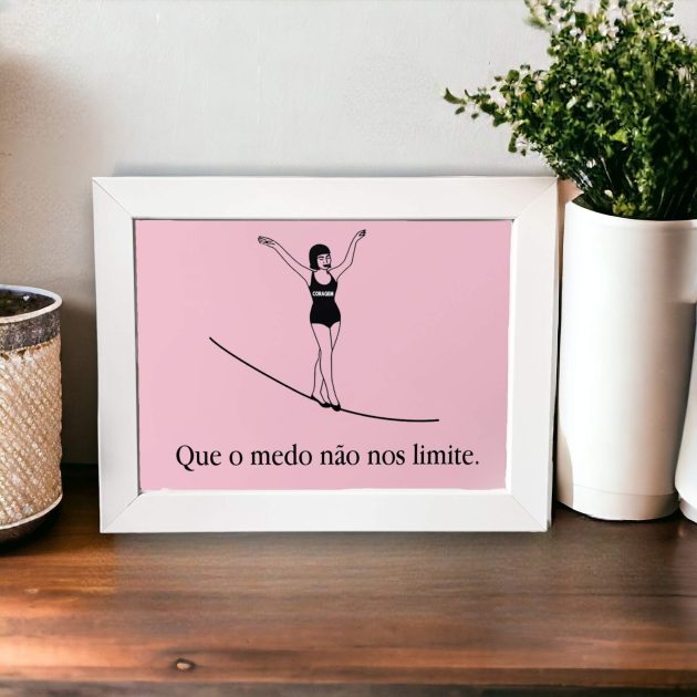 Azulejo decorativo com a a frase Que o medo não nos limite