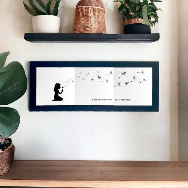 Trio de azulejos decorativos com a frase O que não for leve, que a vida leve com o desenho de uma menina assoprando um dente de leão