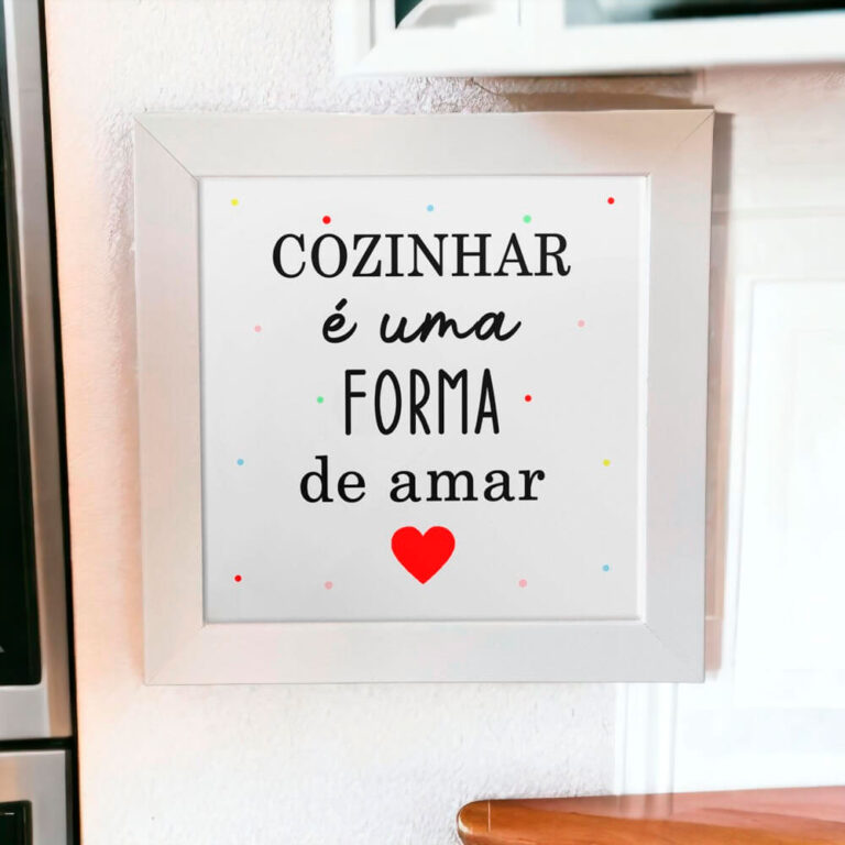 Azulejo decorativo para cozinha com frase cozinhar é uma forma de amar