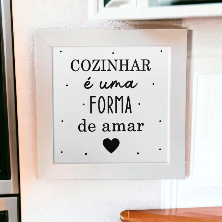 Azulejo decorativo para cozinha com frase cozinhar é uma forma de amar