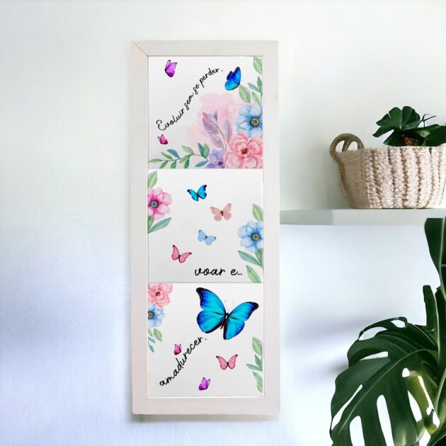 Trio de azulejos decorativo com a frase Evoluir sem se perder, voar e amadurecer com o desenho de várias borboletasTrio de azulejos decorativo com a frase Evoluir sem se perder, voar e amadurecer com o desenho de várias borboletas