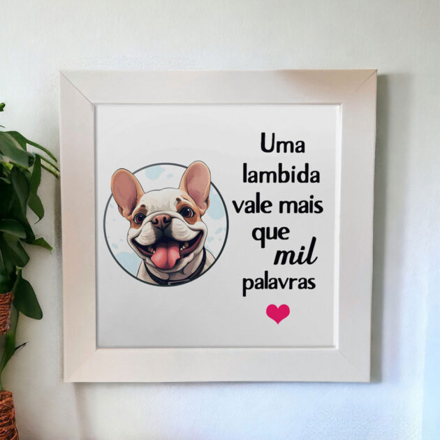 Azulejo decorativo com a frase Uma lambida vale mais que mil palavras com o desenho de um cachorro Buldogue