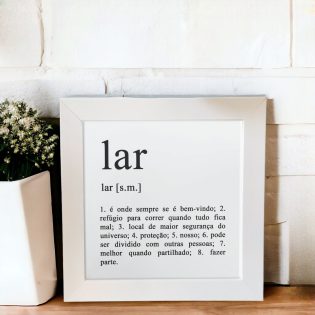 Azulejo decorativo com a frase Definição de Lar e seus significados