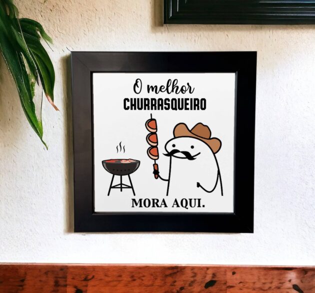 Azulejo decorativo com a frase O melhor churrasqueiro mora aqui - Presente para o Dia dos Pais