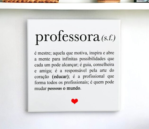 Azulejo decorativo com a frase Definição de professora e seus significados