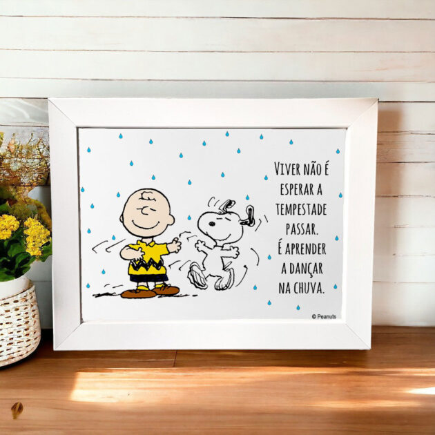 Azulejo decorativo do Snoopy com a frase Viver não é esperar a tempestade passar. É aprender a dançar na chuva