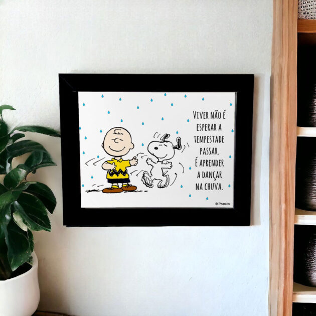 Azulejo decorativo do Snoopy com a frase Viver não é esperar a tempestade passar. É aprender a dançar na chuva