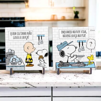 Conjunto de dois azulejos decorativos do Snoopy para cozinha Quem cozinha não lava a louça e Enquanto houver vida haverá louça na pia