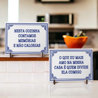 Conjunto de azulejos decorativos para cozinha com Nesta cozinha contamos memórias e não calorias e O que eu mais amo na minha casa é quem divide ela comigo - Coleção Portugal