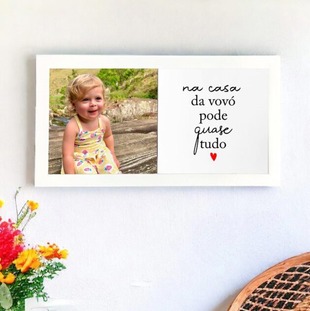 Azulejo decorativo Duo para presentear Dia dos Avós Foto personalizada e frase Na casa da vovó pode quase tudo