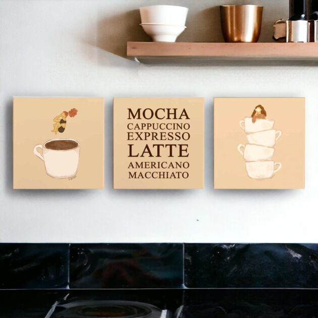 Conjunto de três azulejos decorativos para o cantinho do café moça pulando na xícara, tipos de café e moça tomando café dentro de várias xícaras - Coleção Café e Arte