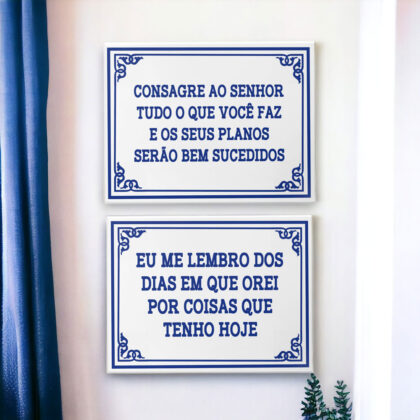 Conjunto de azulejos decorativos com a frase Consagre ao Senho tudo o que você faz e seus planos serão bem sucedidos e Eu me lembro dos dias que orei por coisas que tenho hoje - Coleção Portugal Azulejo Português