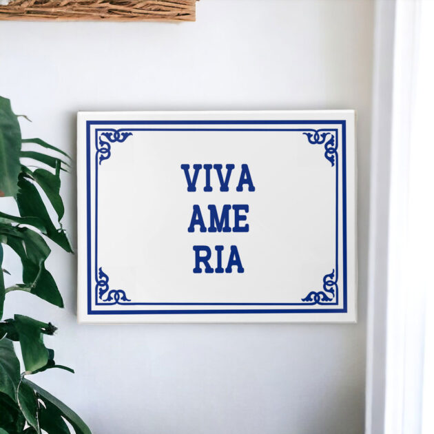 Azulejo decorativo com a frase Viva ame ria - Coleção Portugal