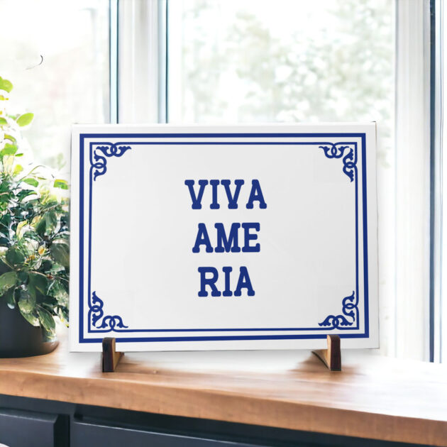 Azulejo decorativo com a frase Viva ame ria - Coleção Portugal