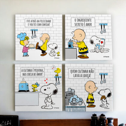 Conjunto de quatro azulejos decorativos para a cozinha do Snoopy com o azulejo Fui atrás da felicidade e voltei com comida; O ingrediente secreto é o amor; A cozinha é pequena mas é cheia de amor; Quem cozinha não lava a louça