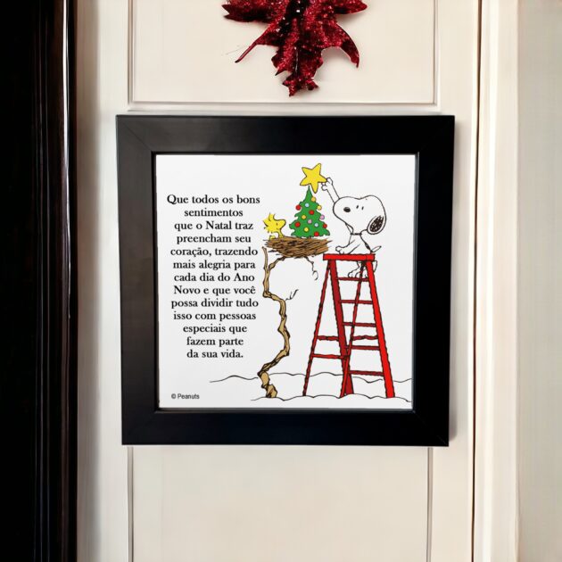 Azulejo decorativo do Snoopy de Natal: Snoopy em cima da casinha na neve