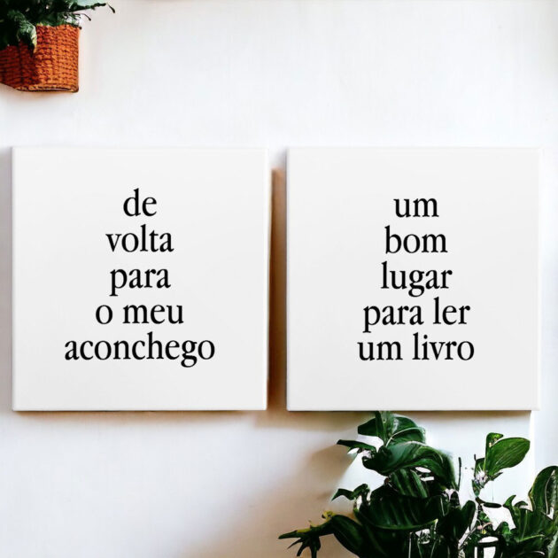 Conjunto de dois azulejos decorativos com a frase De volta para o meu aconchego e Um bom lugar para ler um livro