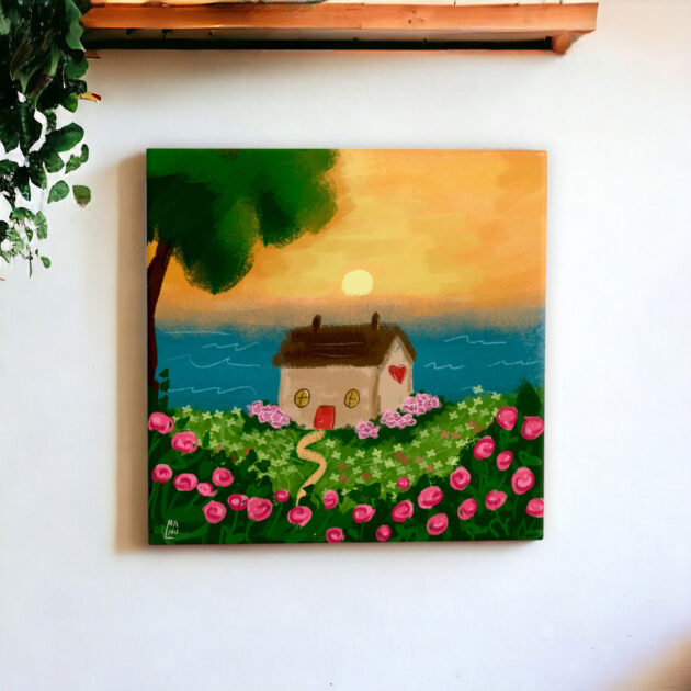 Azulejo decorativo com o desenho de uma casa com um jardim com flores rosas e um nascer do Sol 