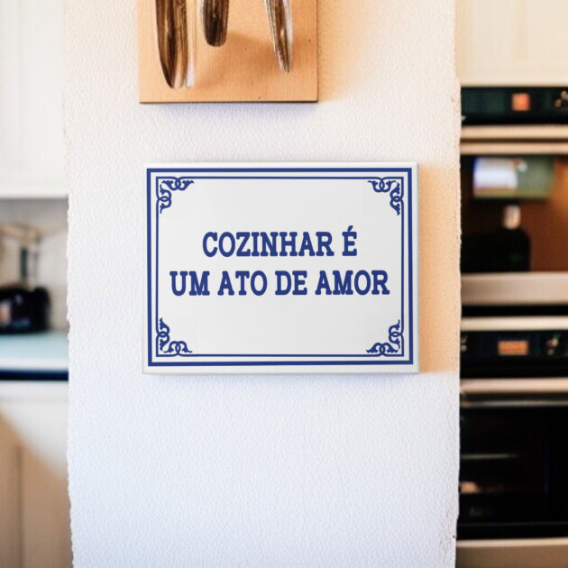 Azulejo decorativo com a frase Cozinhar é um ato de amor - Coleção Portugal Azulejo Português - Image 5
