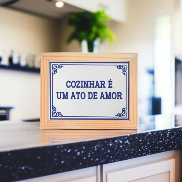 Azulejo decorativo com a frase Cozinhar é um ato de amor - Coleção Portugal Azulejo Português - Image 3
