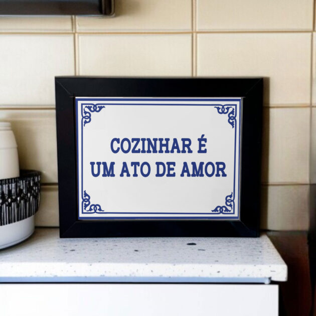 Azulejo decorativo com a frase Cozinhar é um ato de amor - Coleção Portugal Azulejo Português - Image 2